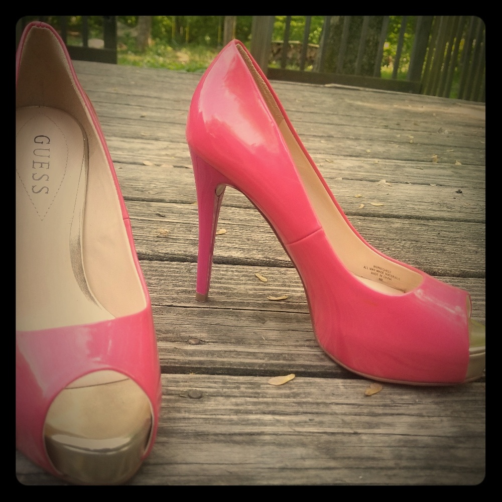 Guess tri colored pink pumps size 6